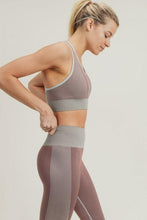 Load image into Gallery viewer, Chevron Track Seamless Hybrid Racerback Sports Bra
