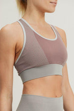Load image into Gallery viewer, Chevron Track Seamless Hybrid Racerback Sports Bra