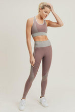 Load image into Gallery viewer, Chevron Track Seamless Hybrid Racerback Sports Bra